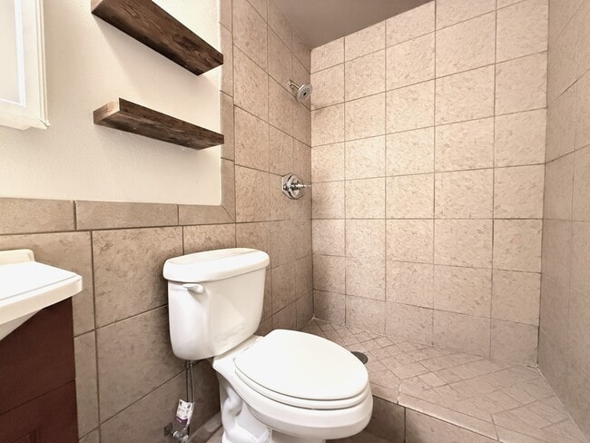 Building Photo - 9321 Sorbonne Dr