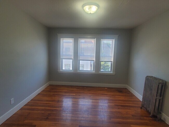 Building Photo - 79 Rosseter St