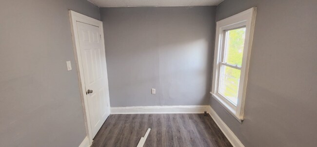 Building Photo - 74 Chestnut St