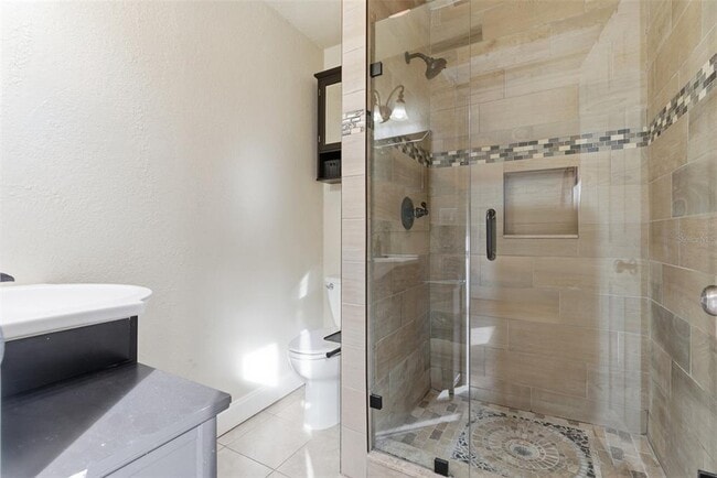 Building Photo - 1302 E Louisiana Ave