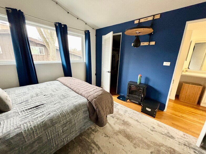 Building Photo - 434 Park Ln