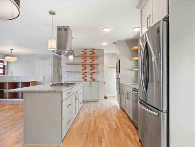 Building Photo - 3603 W Canal Dr
