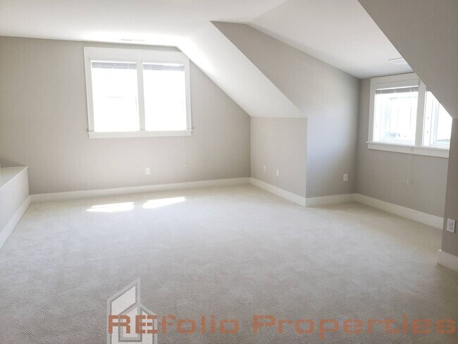 Building Photo - 413 Ancient Oaks Dr