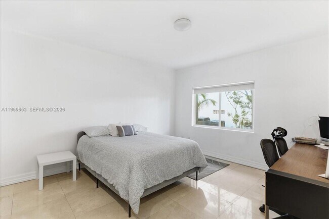 Building Photo - 1249 Biscaya Dr