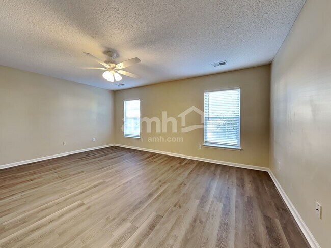 Building Photo - 4016 Broken Arrow Dr