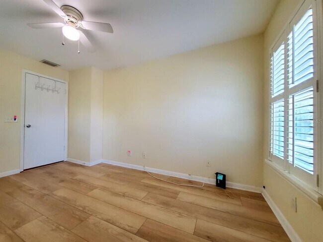 Building Photo - 5440 S MacDill Ave