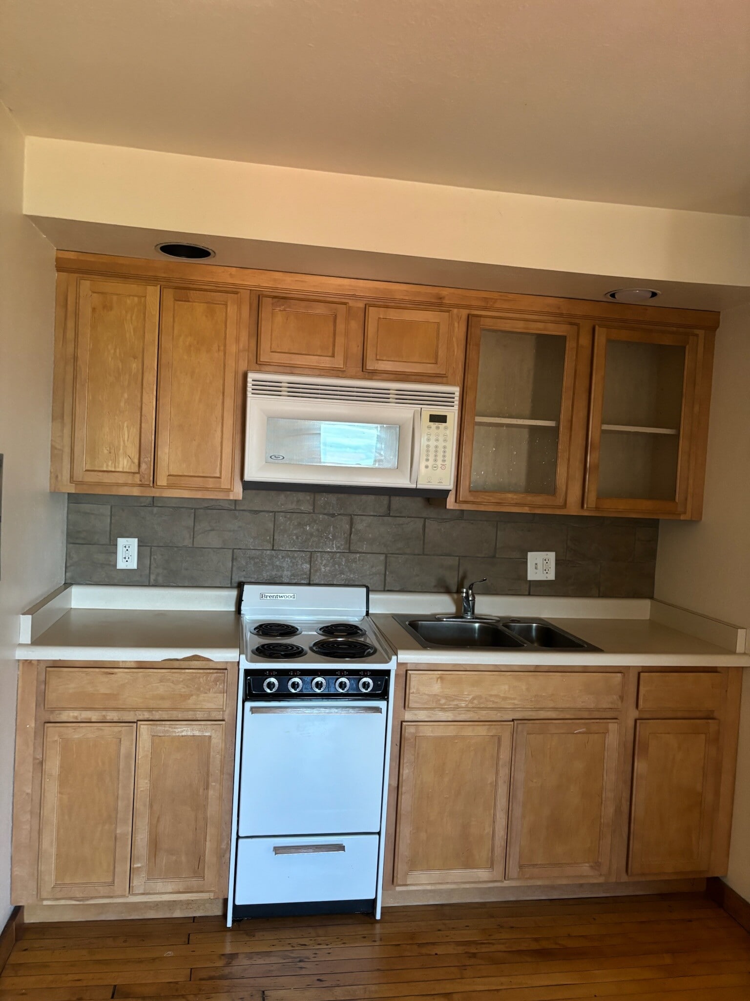 Building Photo - 612 Howard Plz