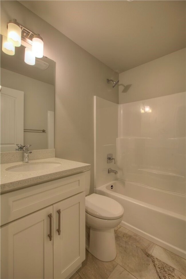 Building Photo - All inclusive master suite with private ba...