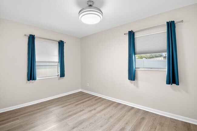 Building Photo - 5600 33rd Ave N