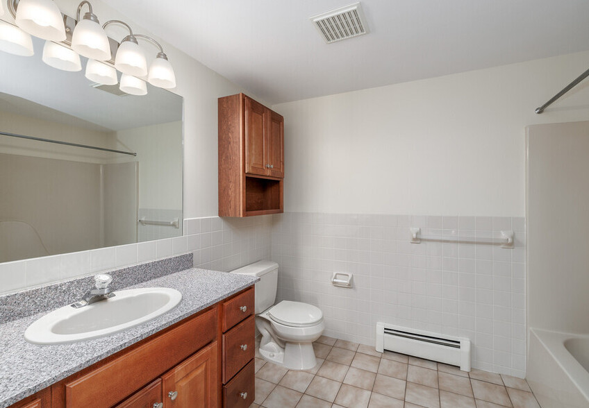 Primary Photo - New Country Village Apartments
