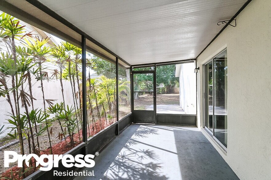 Building Photo - 13414 Laraway Dr