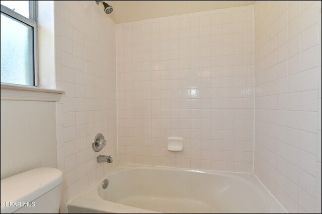 Building Photo - 3112 Tierra Ayala Dr