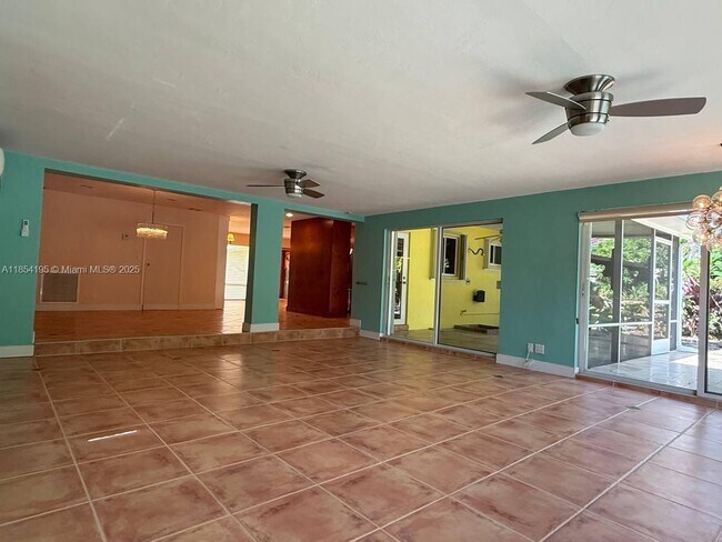 Building Photo - 1728 NE 39th St