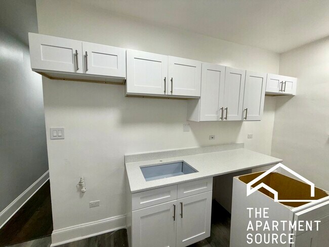 Building Photo - 5244.5 S Drexel Ave