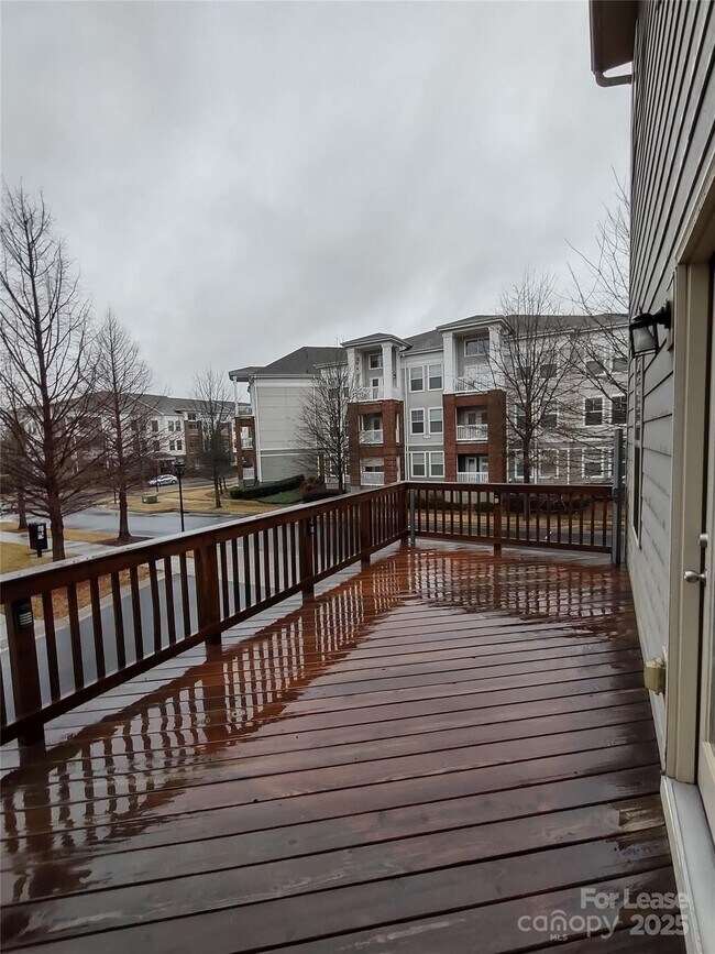 Building Photo - 4068 Zilker Park Dr