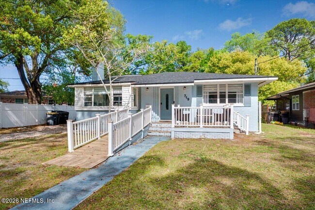 Building Photo - 719 S Shores Rd