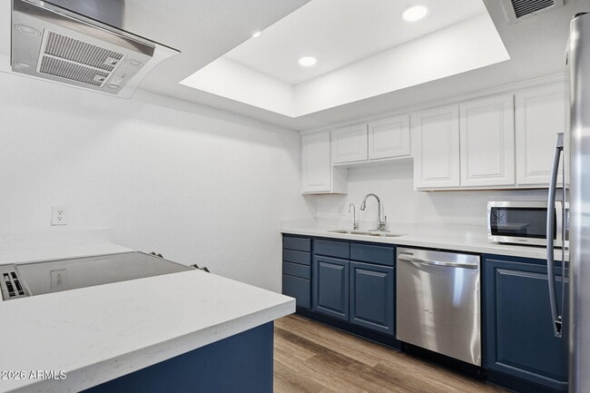 Building Photo - 1051 S Dobson Rd