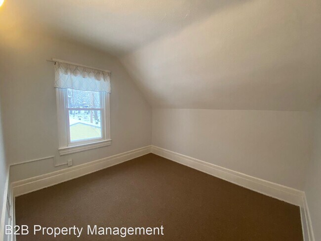 Building Photo - 3 br, 1 bath House - 12028 Wade Park Ave.