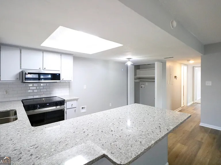 Building Photo - 102 Westcliff Cir