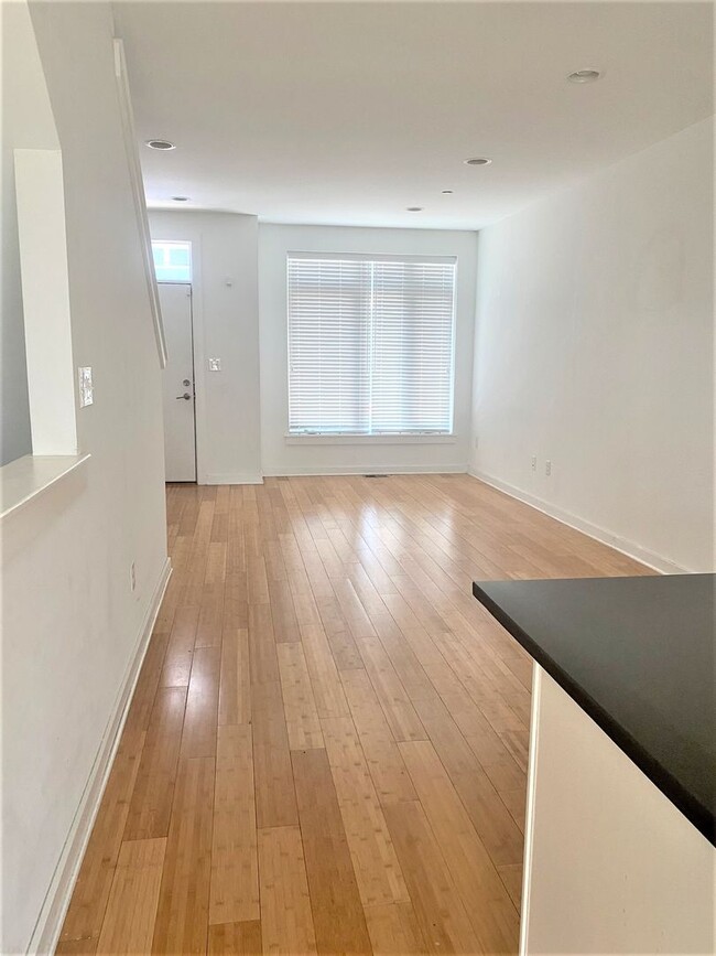 Building Photo - House for Rent in Fishtown