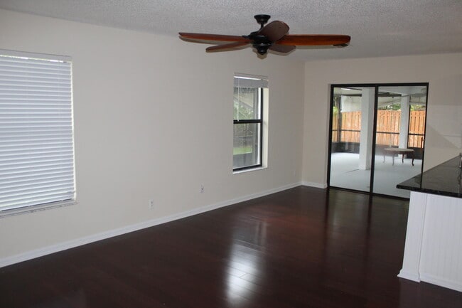 Building Photo - 13880 Paddock Dr