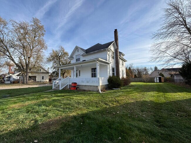 Building Photo - 428 Ideal St