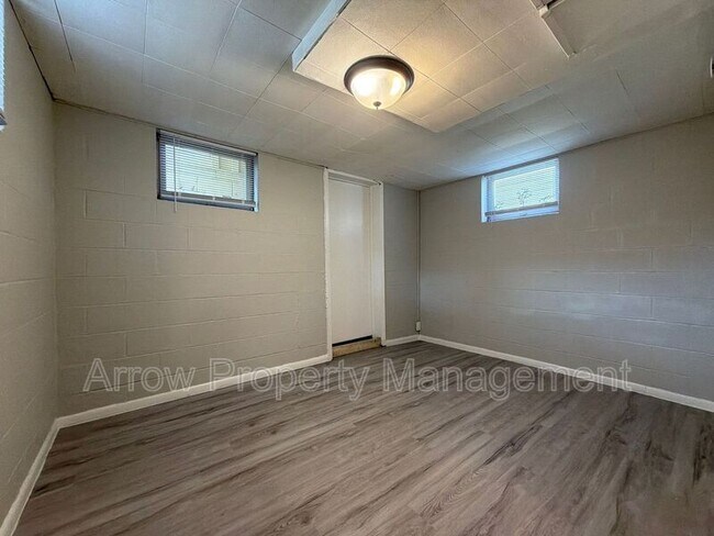 Building Photo - 2049 Worthington Ave