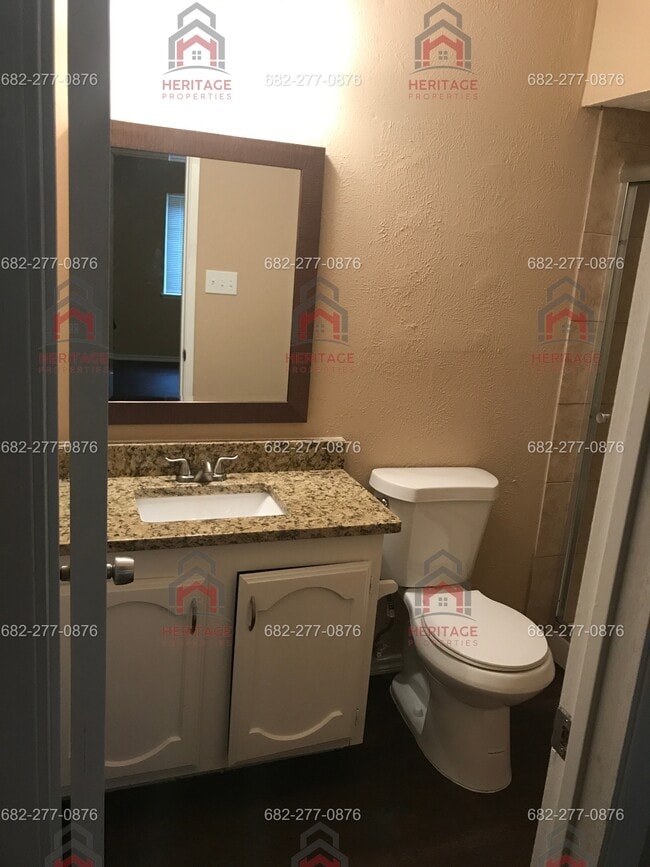 Building Photo - 2004 Newbury Dr