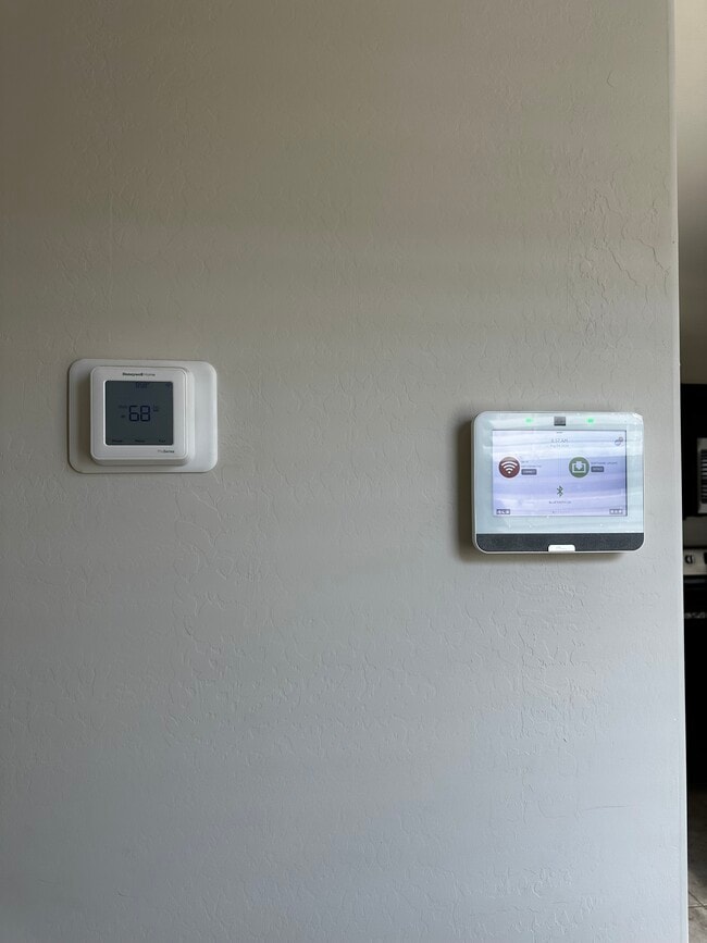 Building Photo - 35288 W San Alvarez Ave