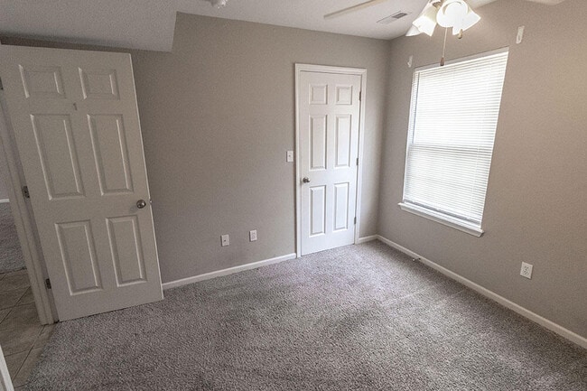 Building Photo - 4002 Snowy Owl Dr