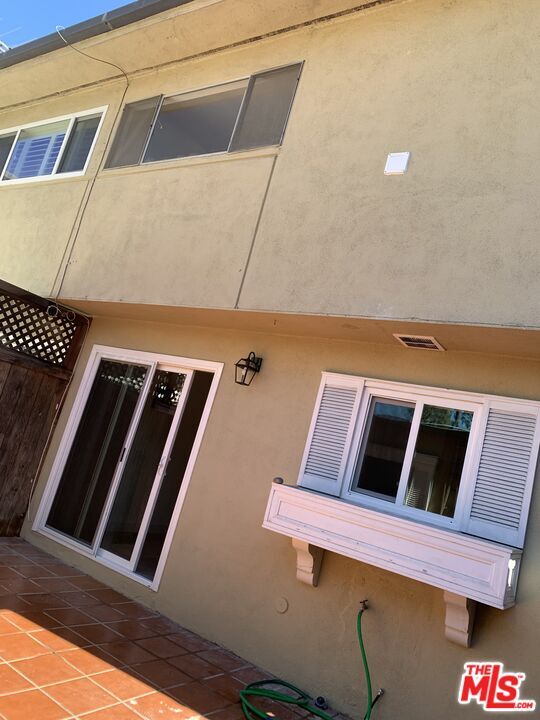Building Photo - 11138 Aqua Vista St