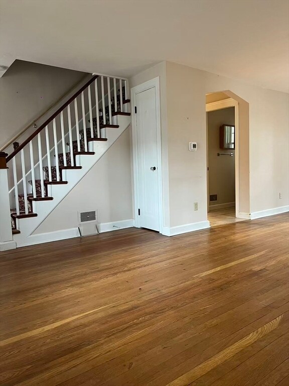 Building Photo - 28 Webb St