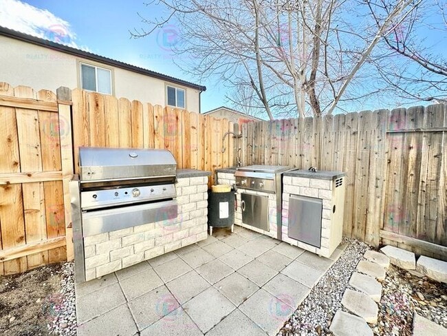 Building Photo - Spacious 4-Bedroom 3 Bath, 3 Car Garage Home with Loft, Living Room and Family Room Outdoor Kitch...