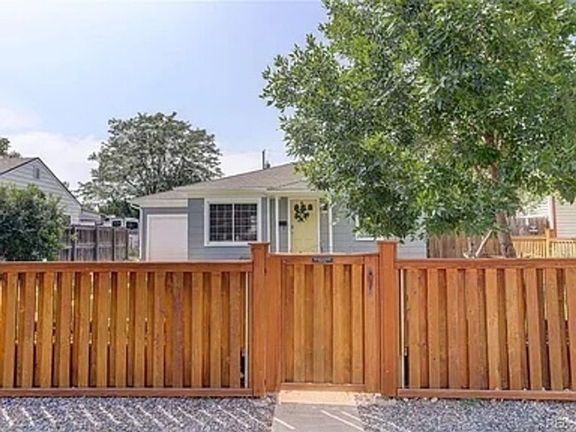 Building Photo - North Denver Bungalow