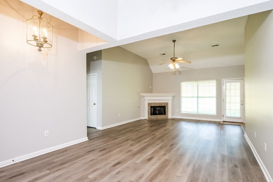 Building Photo - 5969 Telford Dr