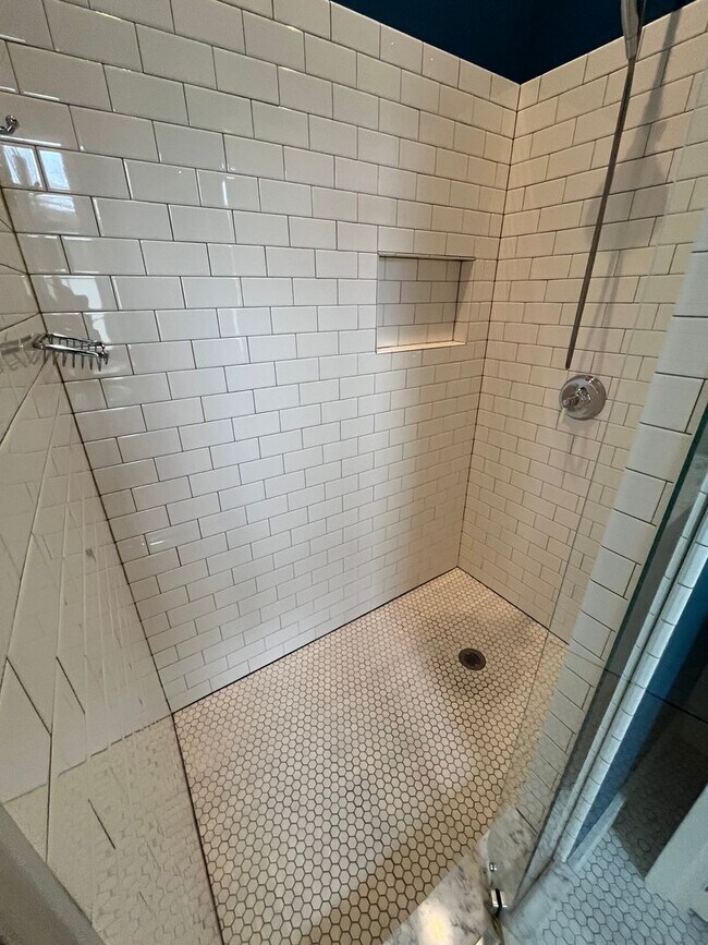 Building Photo - Premium location!  Downtown 3BR 2.5BA with 2 car garage