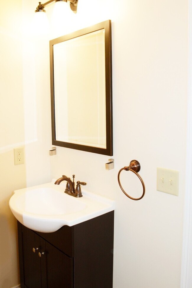 Building Photo - 152 North St