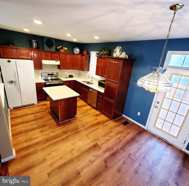 Building Photo - 9365 Owings Choice Ct