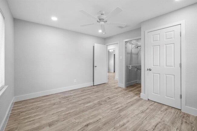 Building Photo - 5807 Mojave Dr