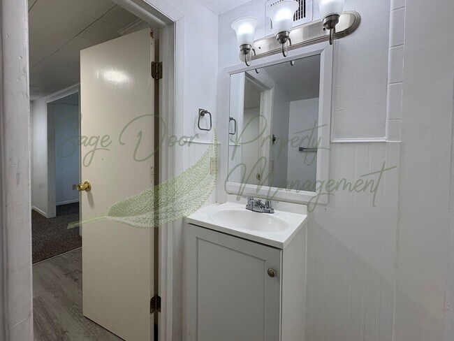 Building Photo - CHARMING STUDIO HOME!!!!