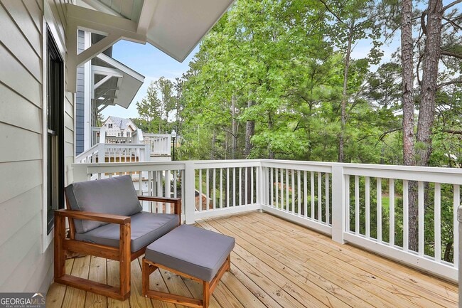 Building Photo - 3042 State St