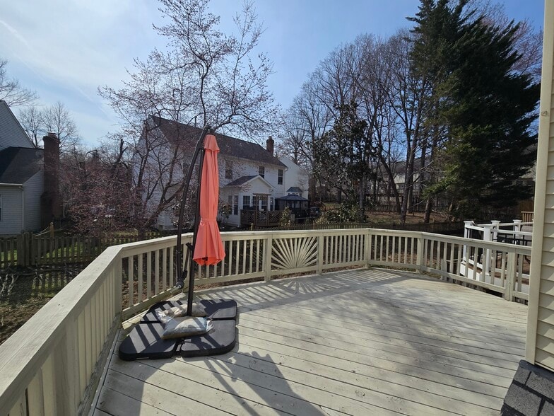 Building Photo - 18636 Clovercrest Cir