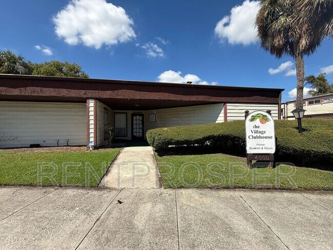 Building Photo - 4046 Shakespeare Rd