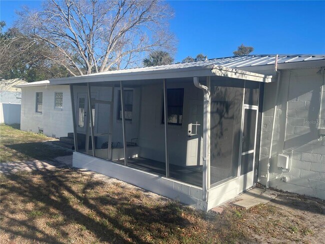 Building Photo - 6217 S Foster Ave