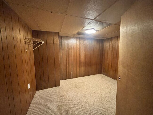 Building Photo - Rare, Must See Rambler in Cottage Grove