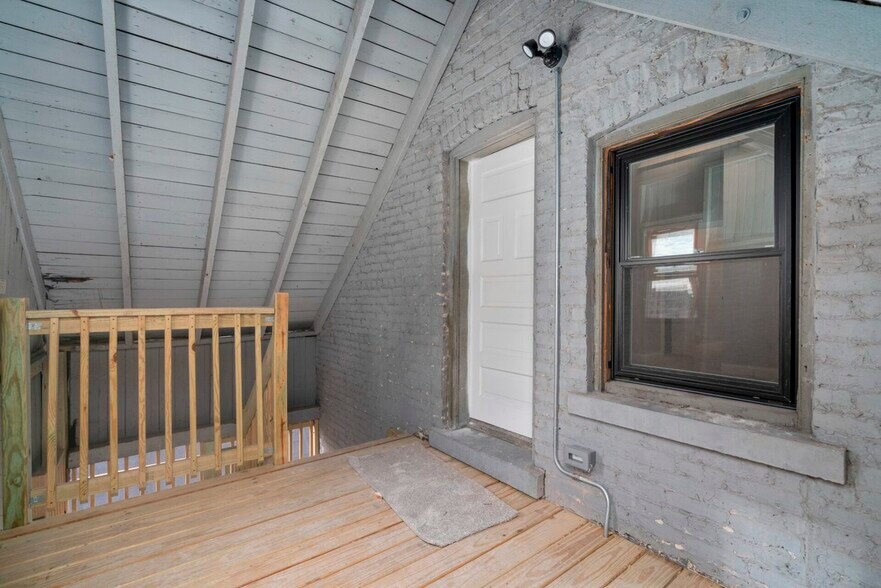 Building Photo - 1645 S Miller St