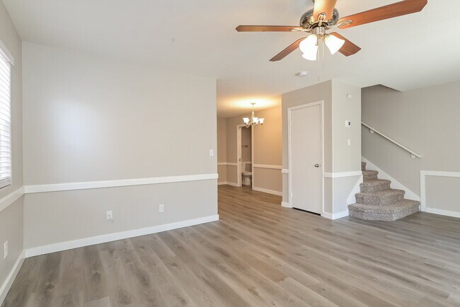 Building Photo - 5454 Dungaree St