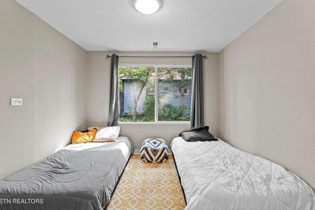 Building Photo - 3625 Reagan Ave NW