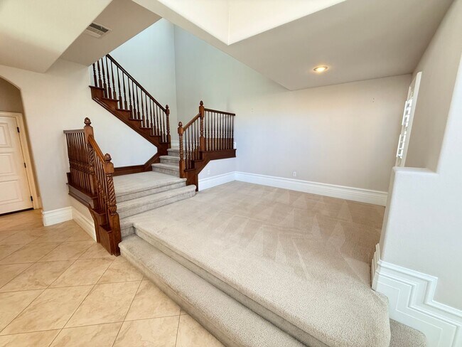 Building Photo - Tuscany Guard Gated Community