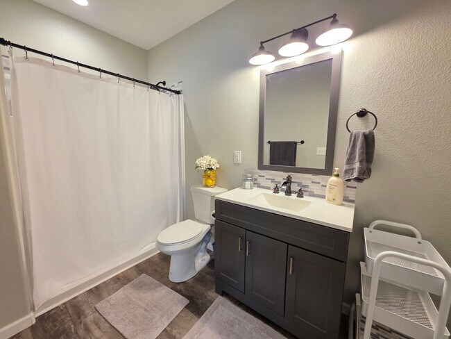 Building Photo - Gorgeous 4 Bed 4 bath Home In Banning Lewis Ranch!!
